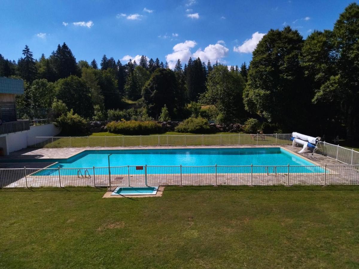 Studio Le Lacuzon Avec Piscine Et Tennis Exterieurs Les Rousses Luaran gambar